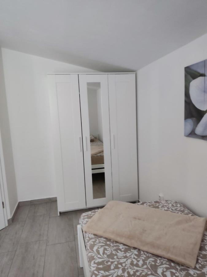Apartmani Ima Рованьска Екстер'єр фото