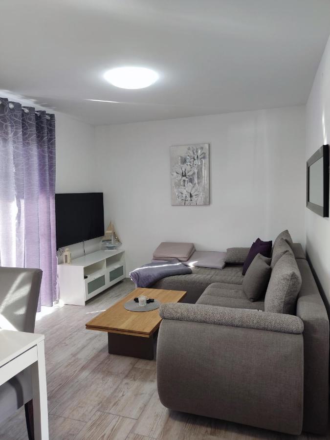 Apartmani Ima Рованьска Екстер'єр фото