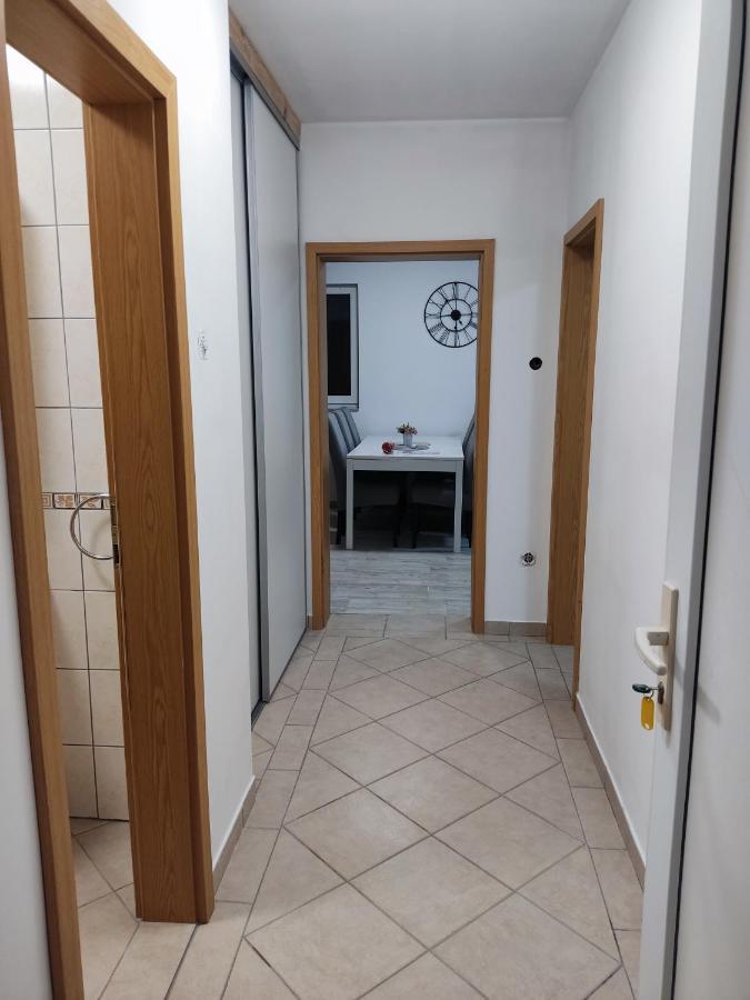 Apartmani Ima Рованьска Екстер'єр фото