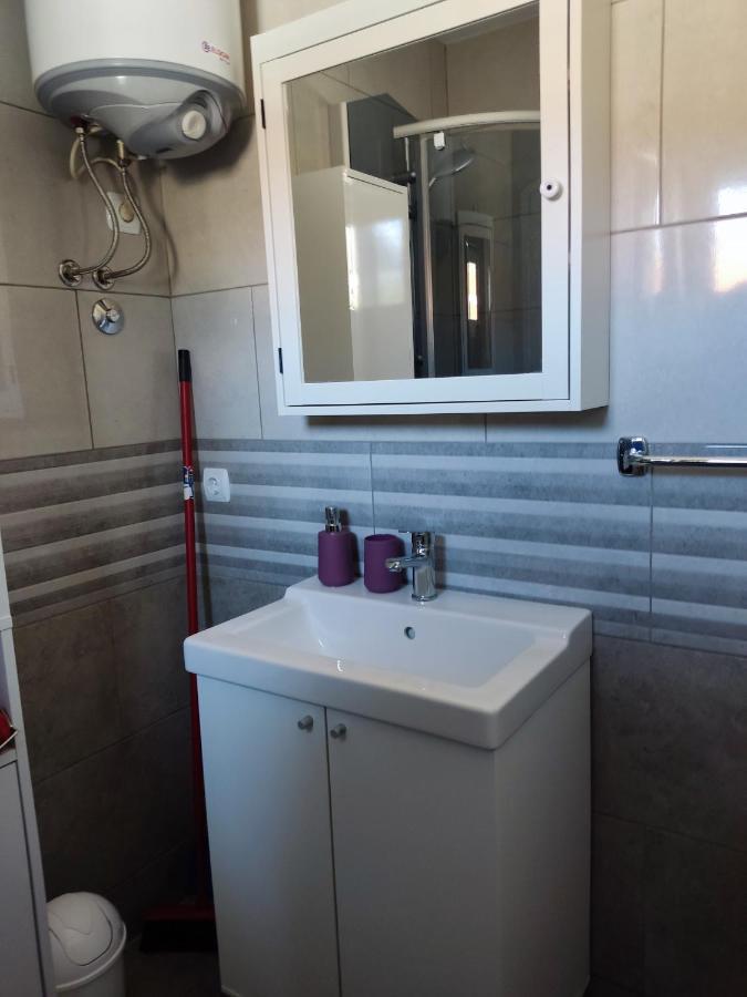 Apartmani Ima Рованьска Екстер'єр фото